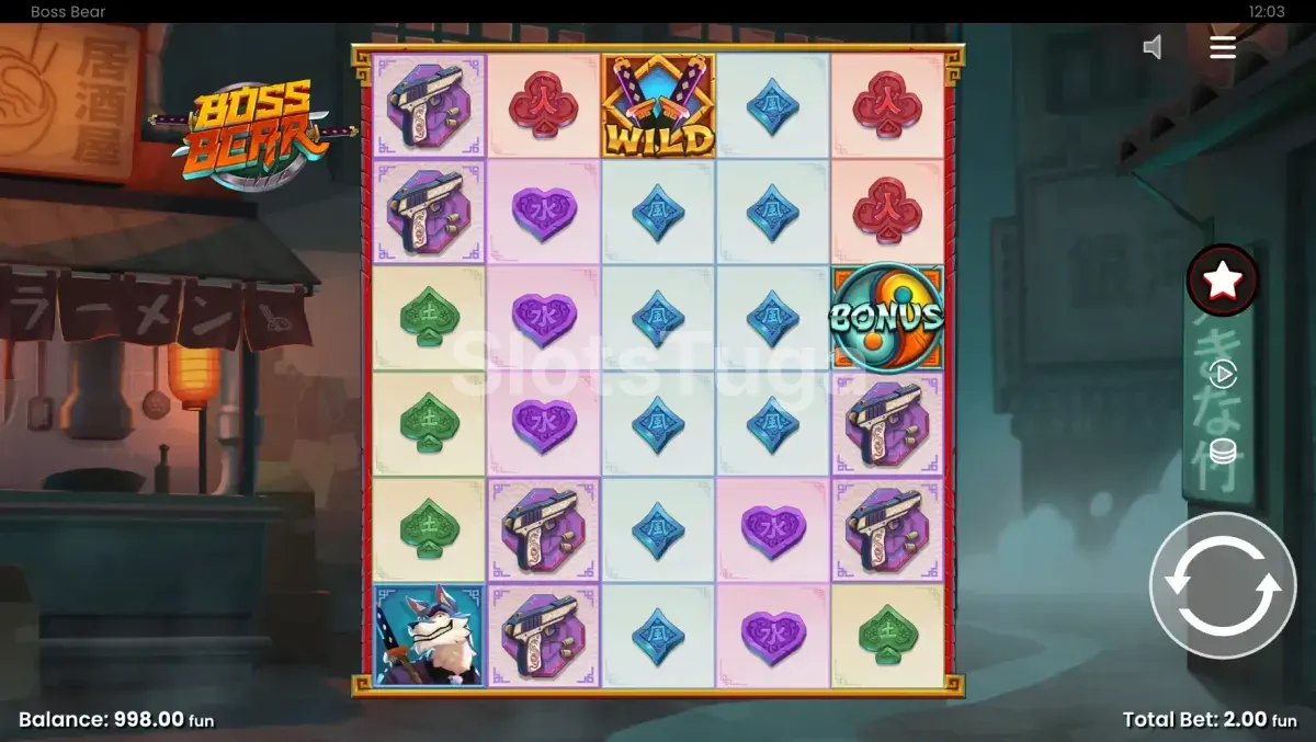 Jogo base do Boss Bear com cenário urbano noturno