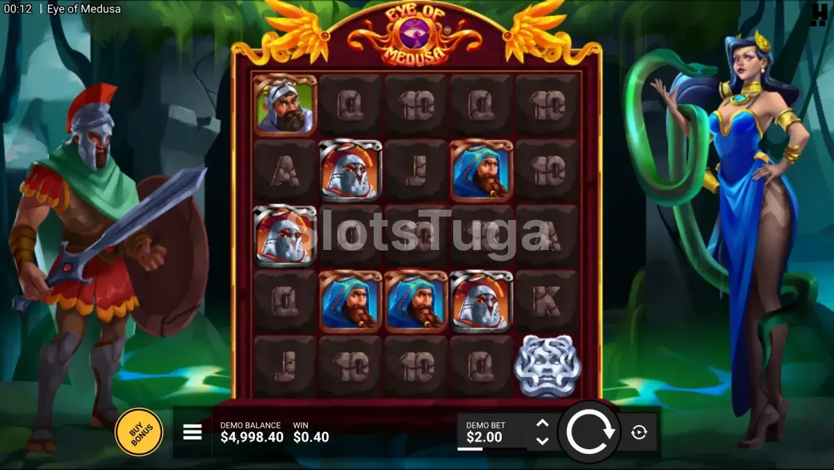 Jogo base da Eye of Medusa com grid 5x5 e símbolos mitológicos
