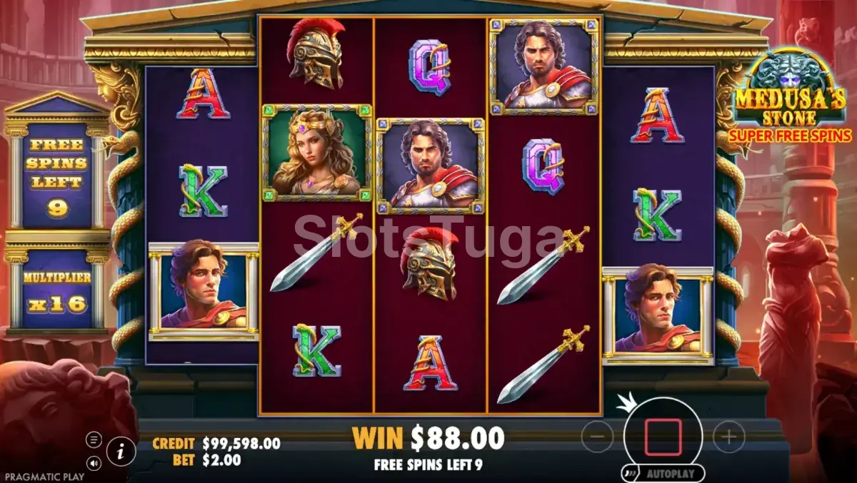 Rodada de giros grátis do Medusa's Stone com wilds e multiplicadores ativos