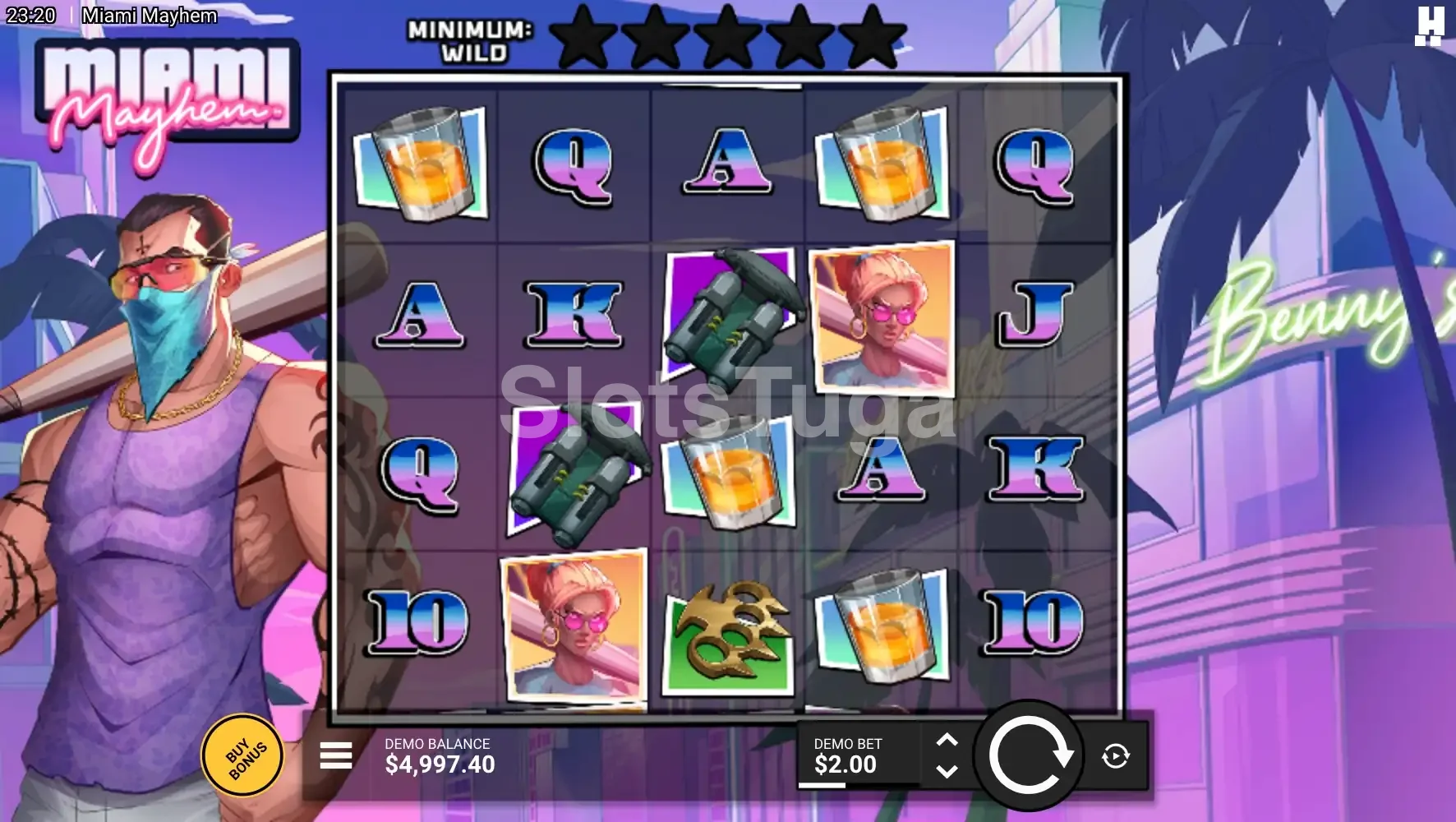 Jogo base da Miami Mayhem com ruas neon e personagens criminosos