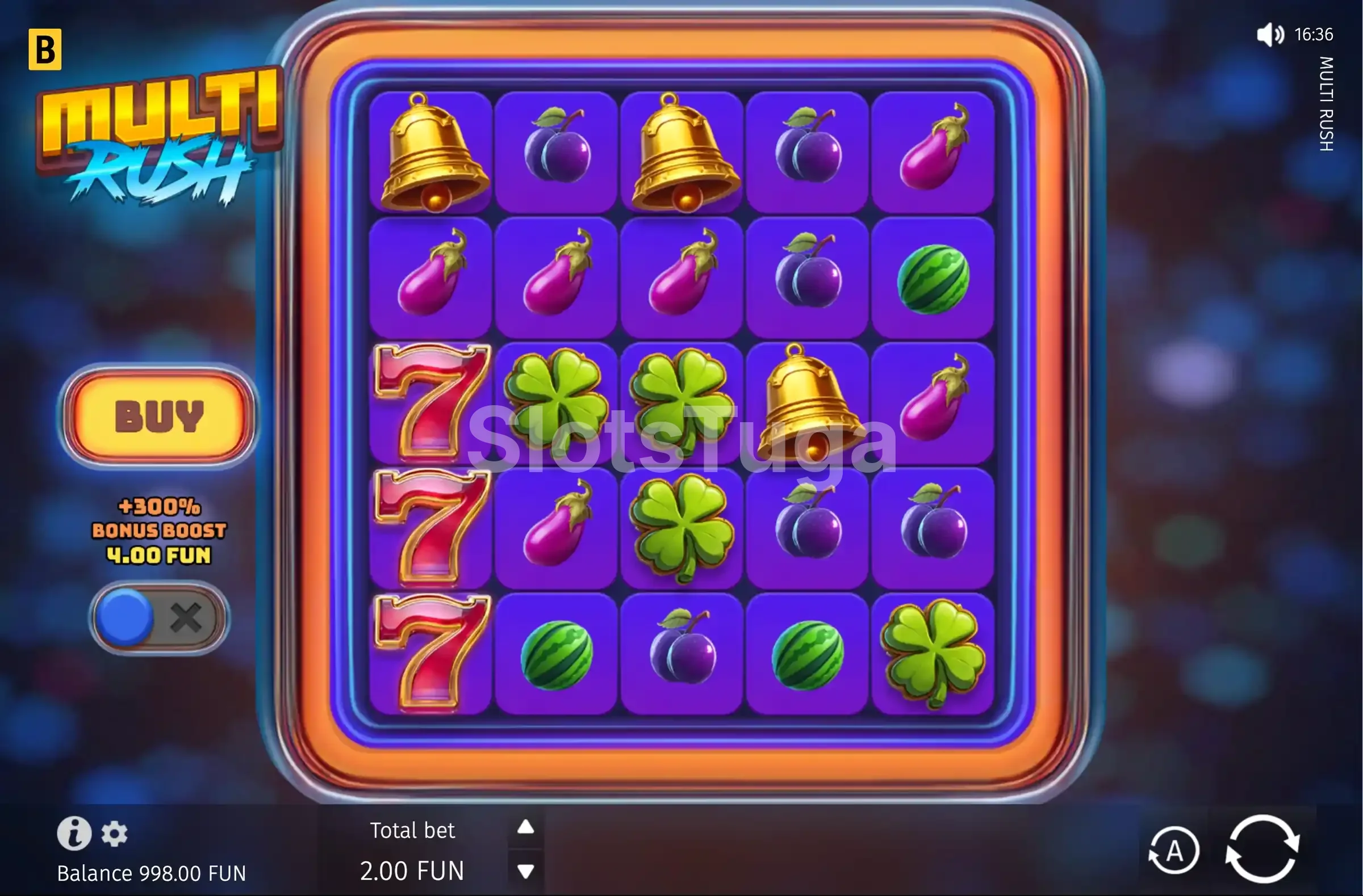 Jogo base da slot Multi Rush com grade 5x5 e símbolos de frutas neon