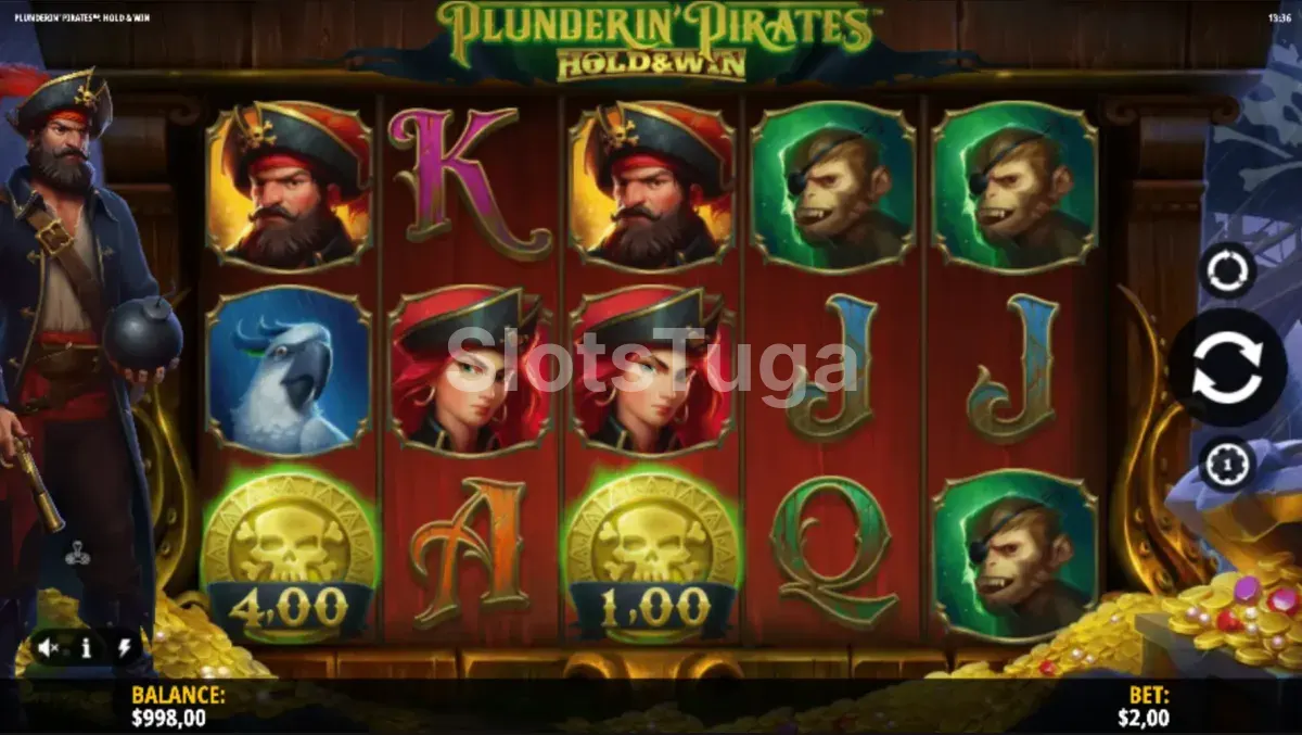 Jogo base do Plunderin' Pirates Hold & Win com os rouleaux e símbolos piratas