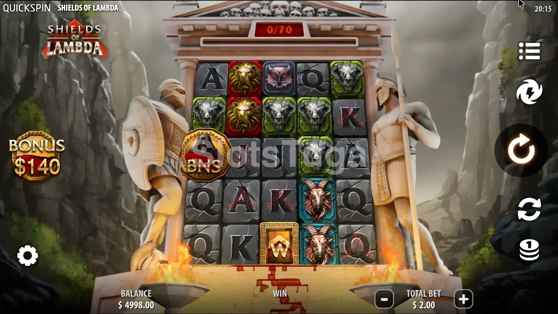 Jogo base da slot Shields of Lambda com grade inclinada e templo ao fundo