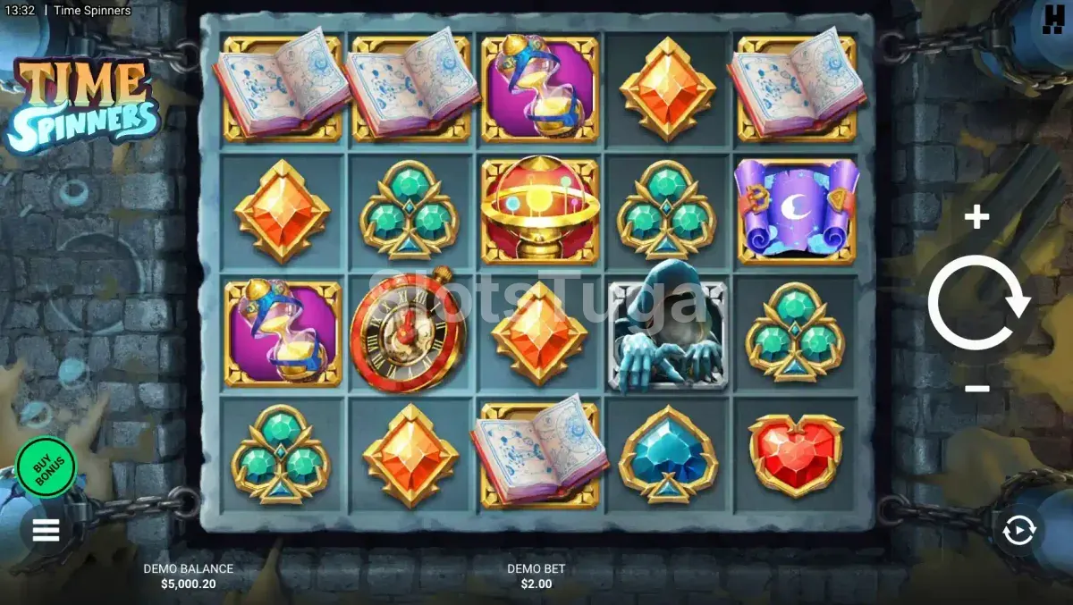 Jogo base da slot Time Spinners com grid suspenso por correntes